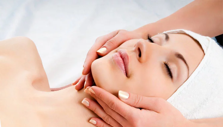 Facial Banner